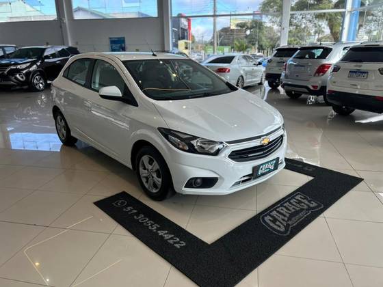 CHEVROLET ONIX 1.0 MPFI JOY 8V FLEX 4P MANUAL CHEVROLET ONIX 1.0 MPFI JOY 8V FLEX 4P MANUAL
